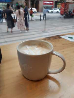 스타벅스 아크로힐스논현점