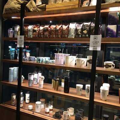 스타벅스 홍대역점