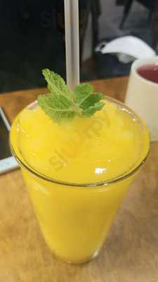 담장옆에국화꽃 파미에점