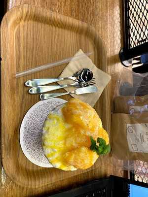 담장옆에국화꽃 파미에점