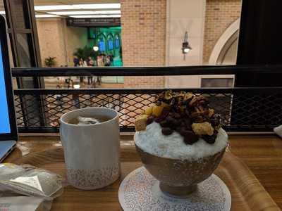 담장옆에국화꽃 파미에점