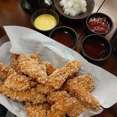 교촌치킨 대학로점