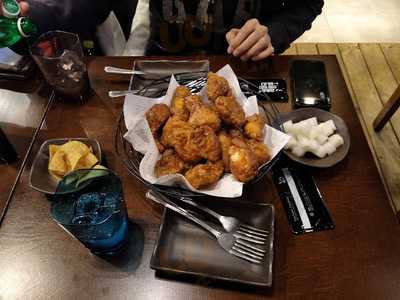 교촌치킨 대학로점