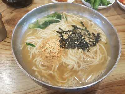 영래칼국수