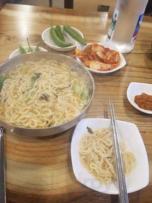 영래칼국수
