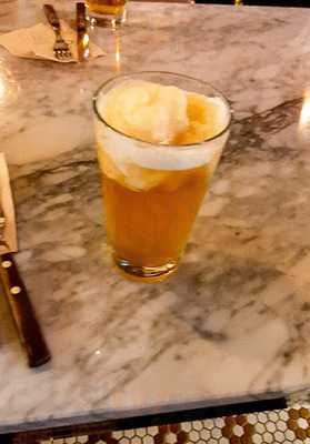 브롱스 - 시청 시그니처점