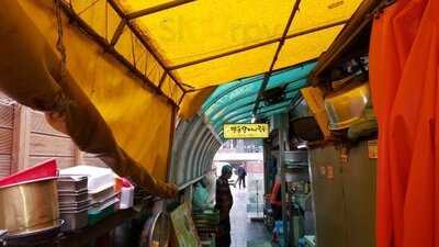 Myeongdong Halmeoni Guksu