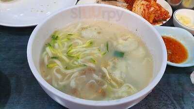 훼미리손칼국수