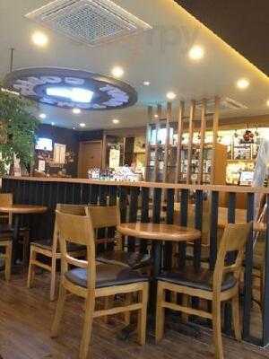 탐앤탐스커피 교대점