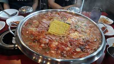 놀부부대찌개 성신여대점