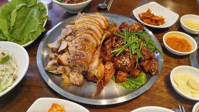 홍대칼국수와족발