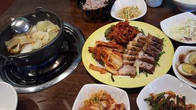 홍대칼국수와족발