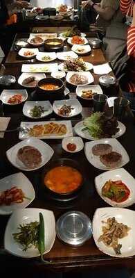 더심플한테이블