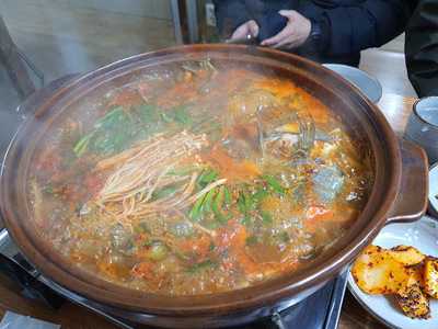 청룡민물잡어매운탕