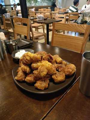 핫썬치킨 신촌점