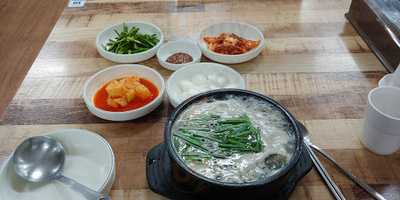 김명자굴국밥전문점