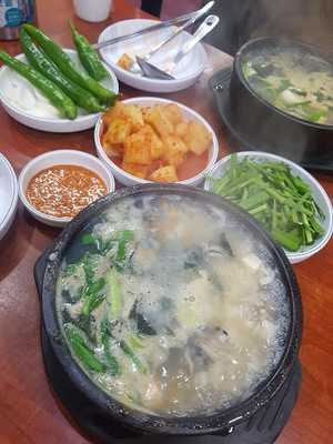 김명자굴국밥전문점