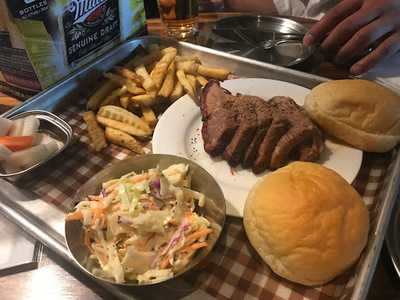 러스티 스모크하우스