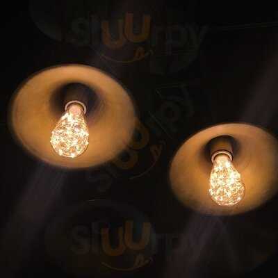 순수치킨 신사점