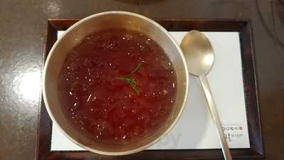 놋그릇 가지런히