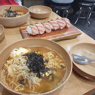 틈새라면 광화문점