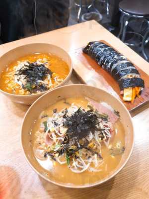 틈새라면 광화문점