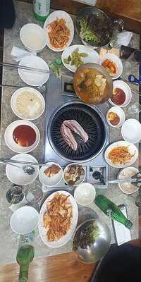 지리산 장독 흑돼지