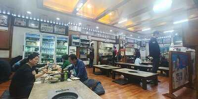 지리산 장독 흑돼지