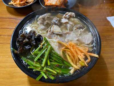 전주콩뿌리콩나물국밥