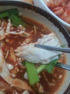 가마솥닭한마리칼국수