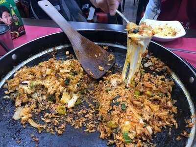 유가네닭갈비 신촌점