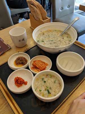 본죽 경복궁역점