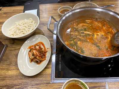 일석삼조샤브매운탕