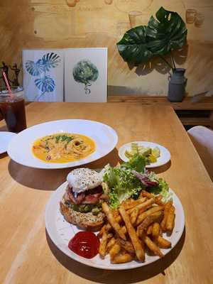 콩볶는집고양이똥