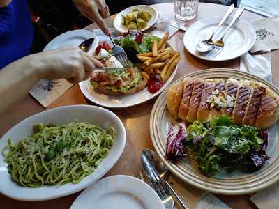 콩볶는집고양이똥