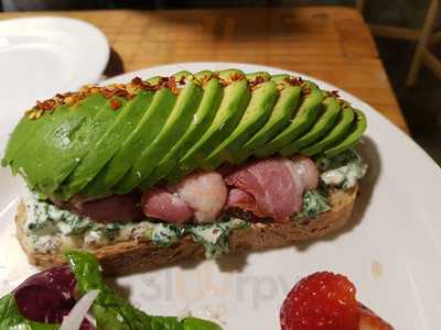 콩볶는집고양이똥