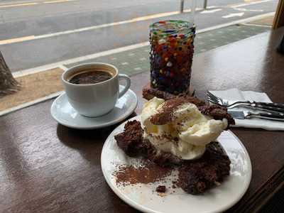 카페엣모스피어‬