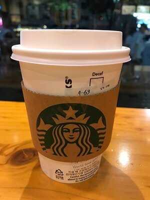 스타벅스 압구정점 2