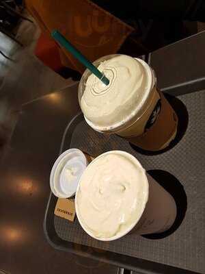 스타벅스 압구정점 2