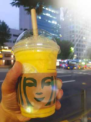 스타벅스 뱅뱅사거리점