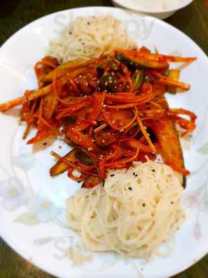 오븐에 빠진 닭 신촌점