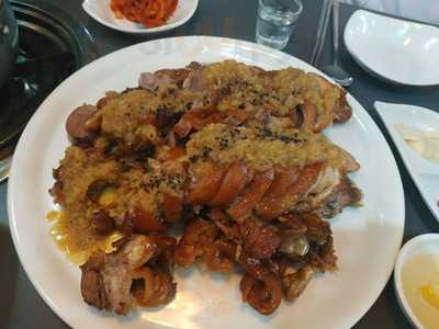 홍대칼국수와족발