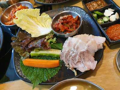 달인겉절이 칼국수보쌈