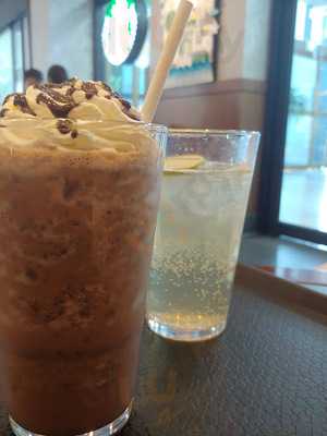 스타벅스 충정 타워점