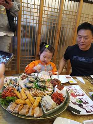 다온황제해물문어보쌈