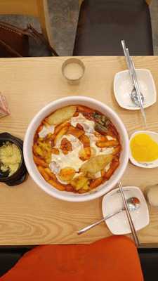 불닭발동대문엽기떡볶기