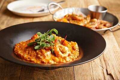 오리지널 시카고 피자&펍 - 홍대본점