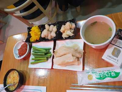 금시조참치복집