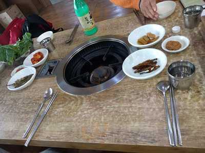 금강한우식육식당