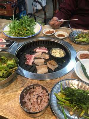 금강한우식육식당